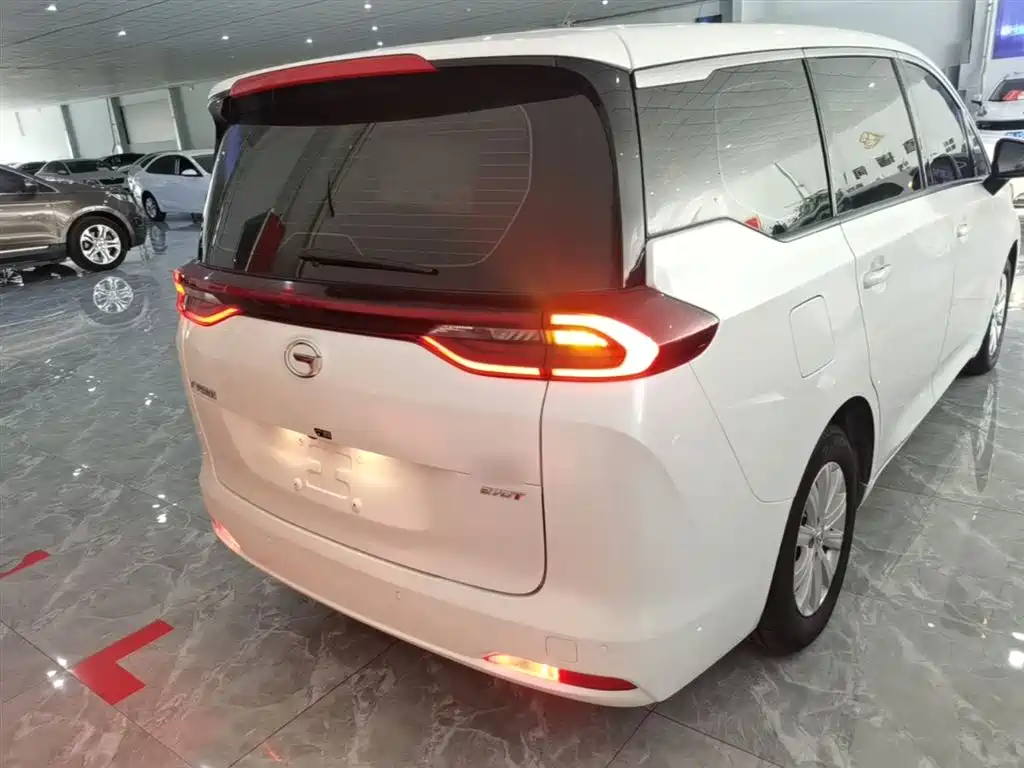 GAC Trumpchi Trumpchi M6 2021 270T DCT Luxury Edition (7-Seater) фото 6