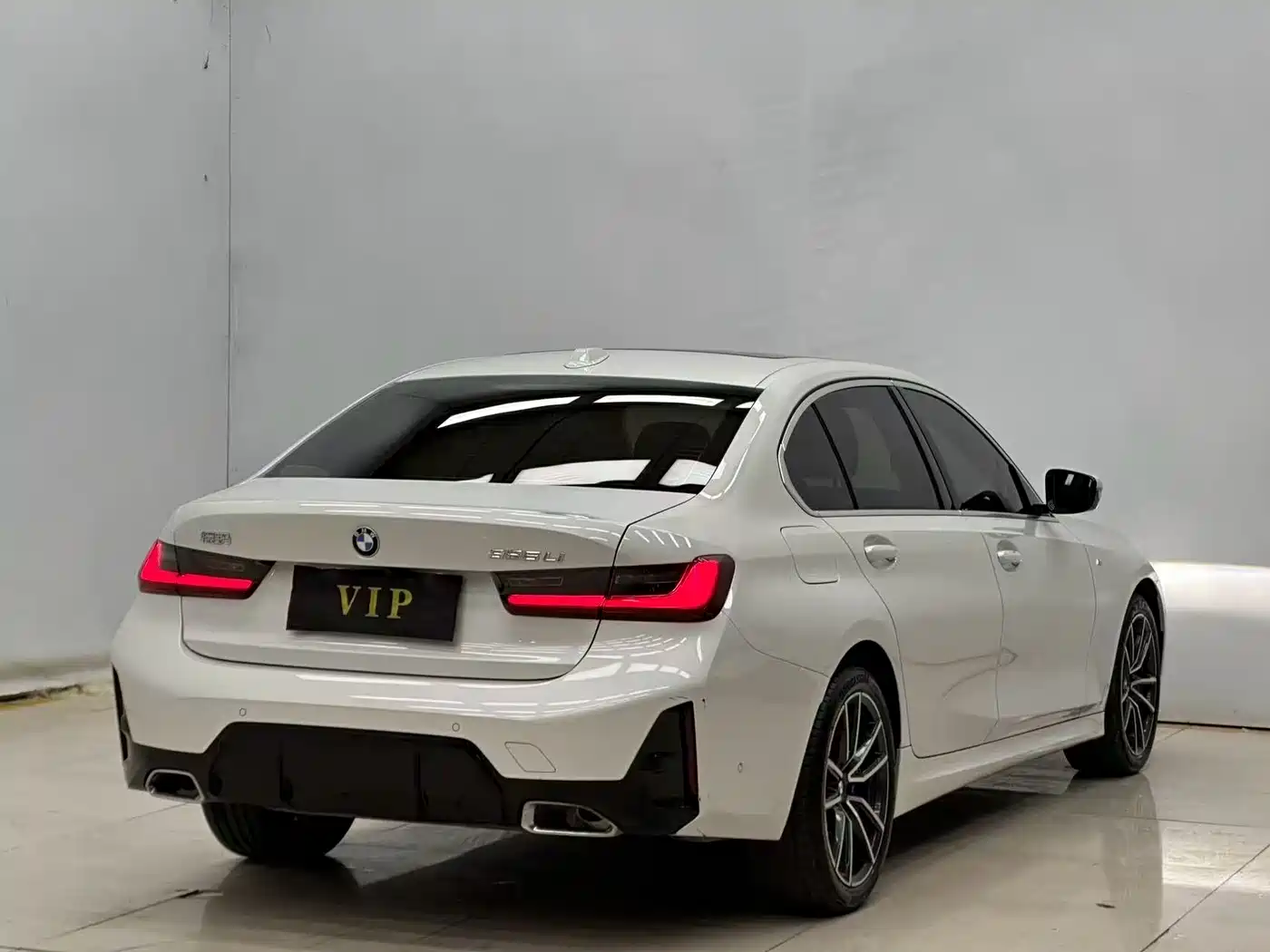 BMW 3 Series 2024 325Li M Sport Package фото 9
