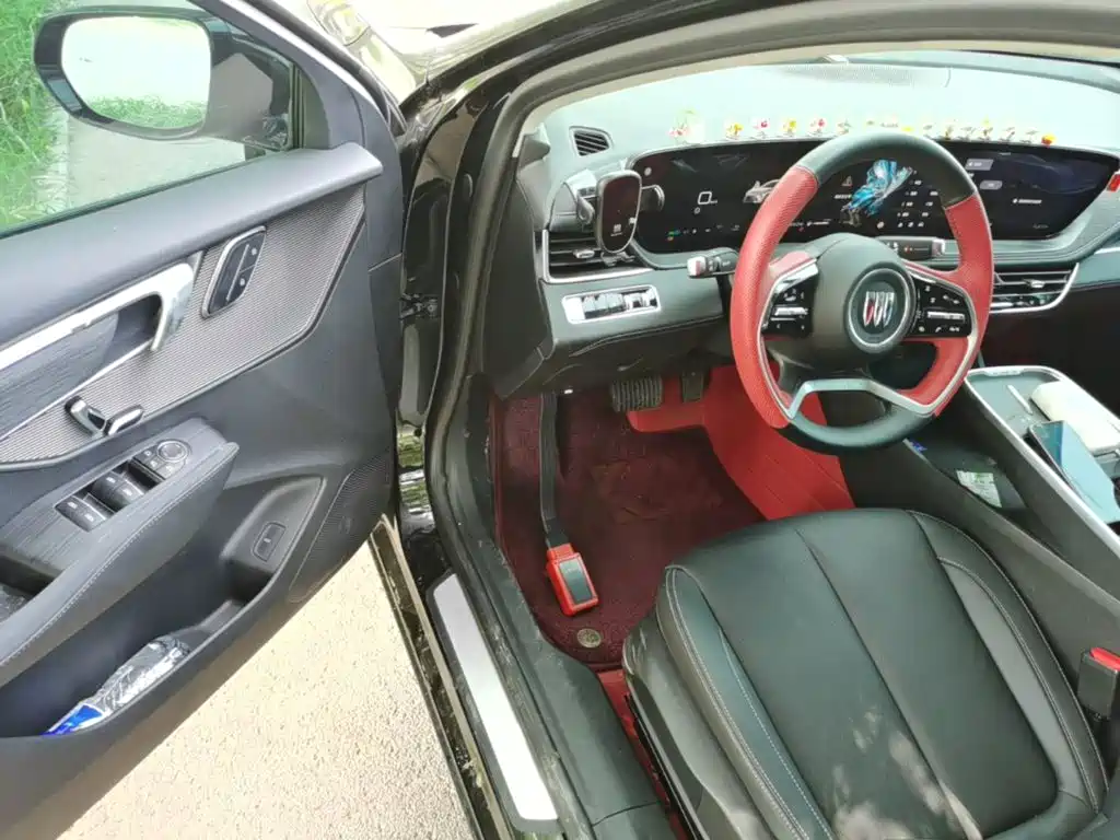 Buick LaCrosse 2025 2025 Model 28T Platinum Edition
