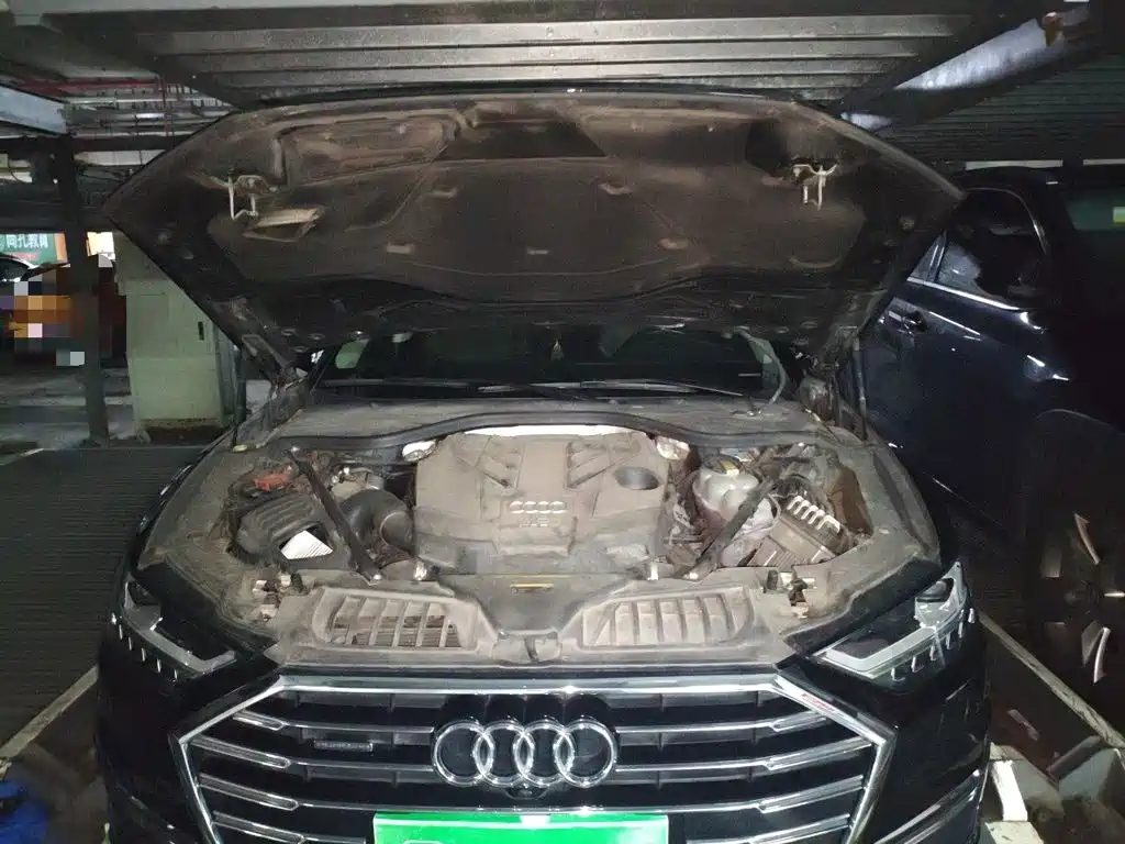 Фото 11 - Audi A8