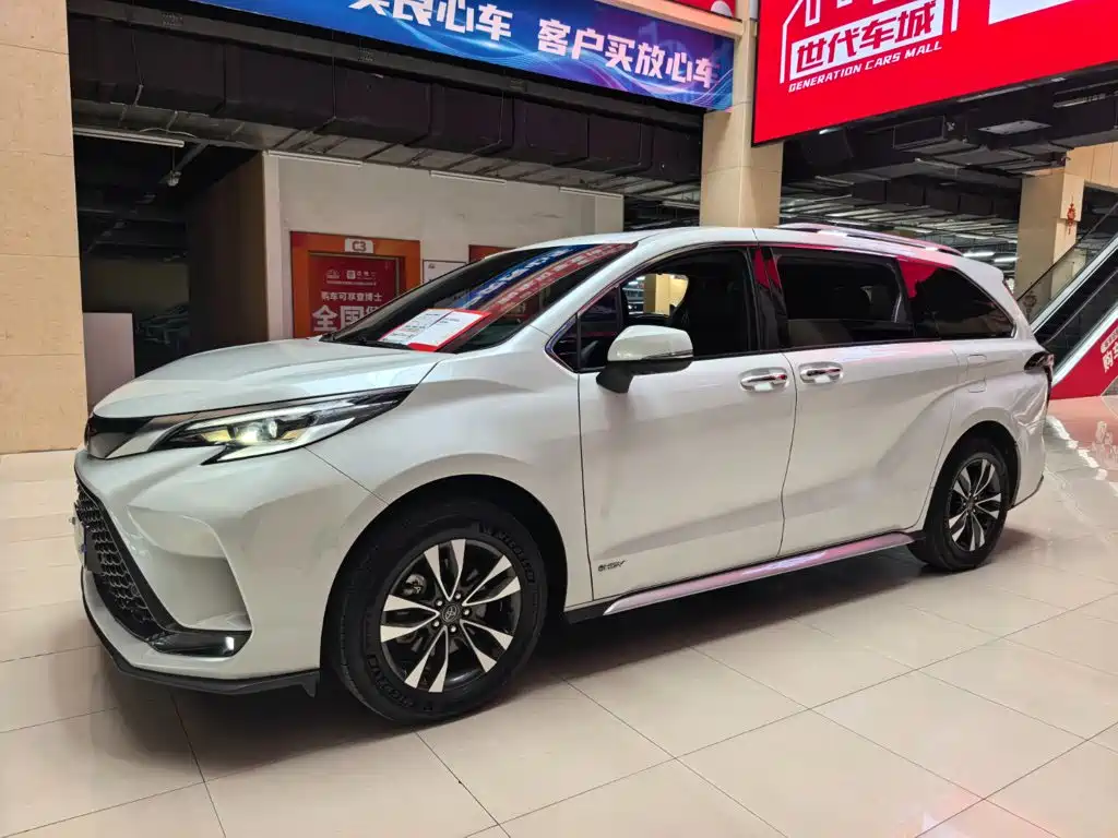 Фото 1 - Toyota Granvia