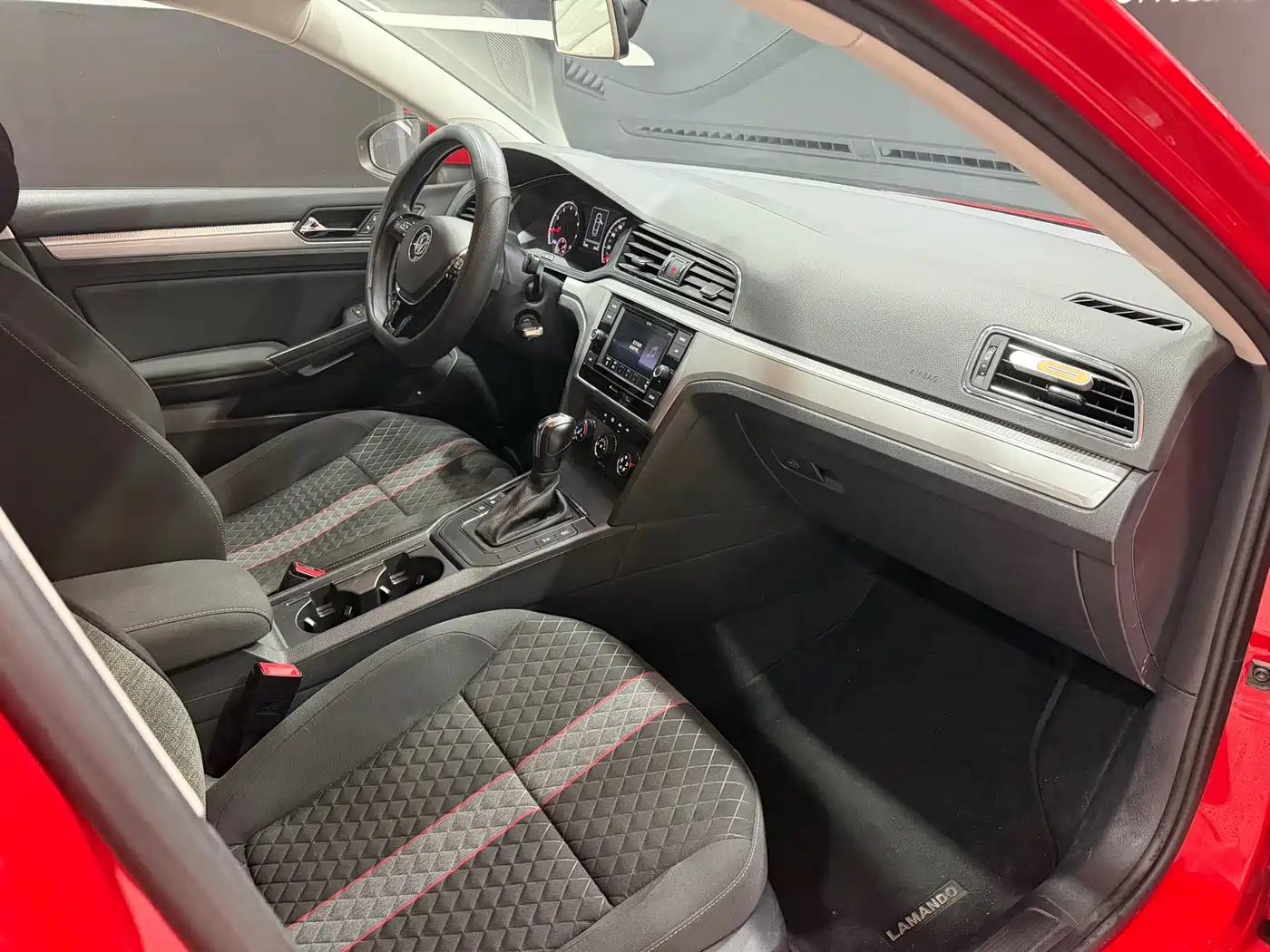 Volkswagen Lamando 2019 230TSI DSG Fashion Edition China VI фото 5