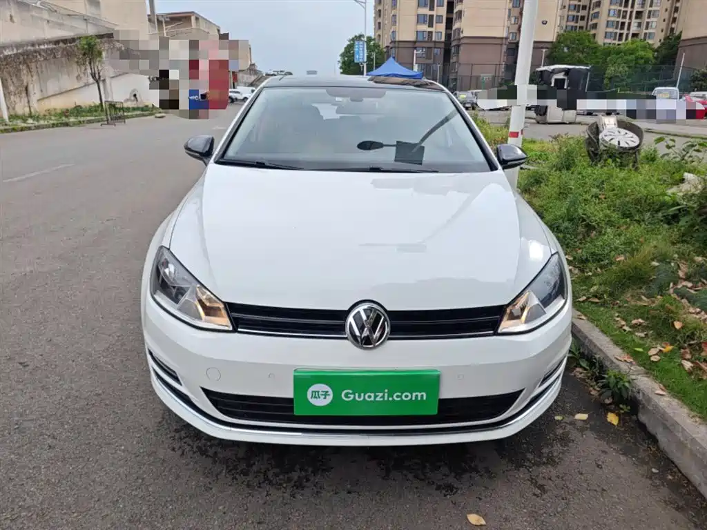 Volkswagen Golf 2017 230TSI Auto Luxury Millionth Anniversary Edition фото 3