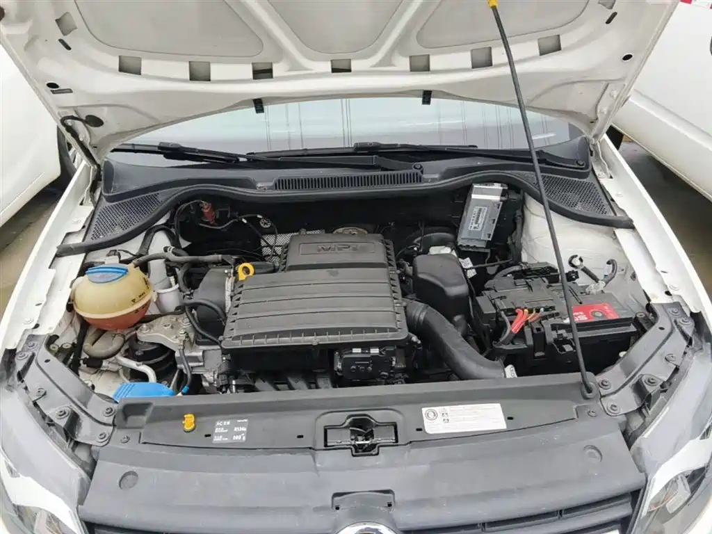 Volkswagen Polo 2016 1.4L Automatic Trend фото 20