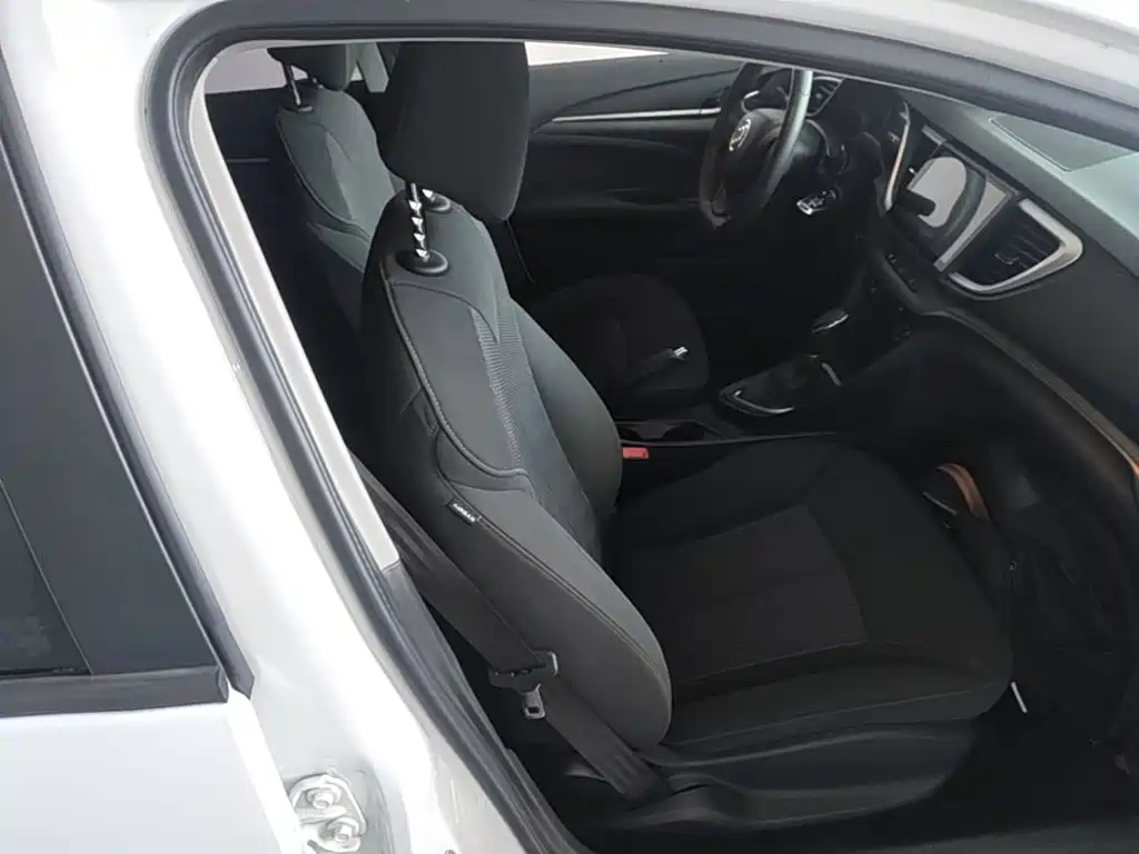 Фото 25 - Buick Excelle