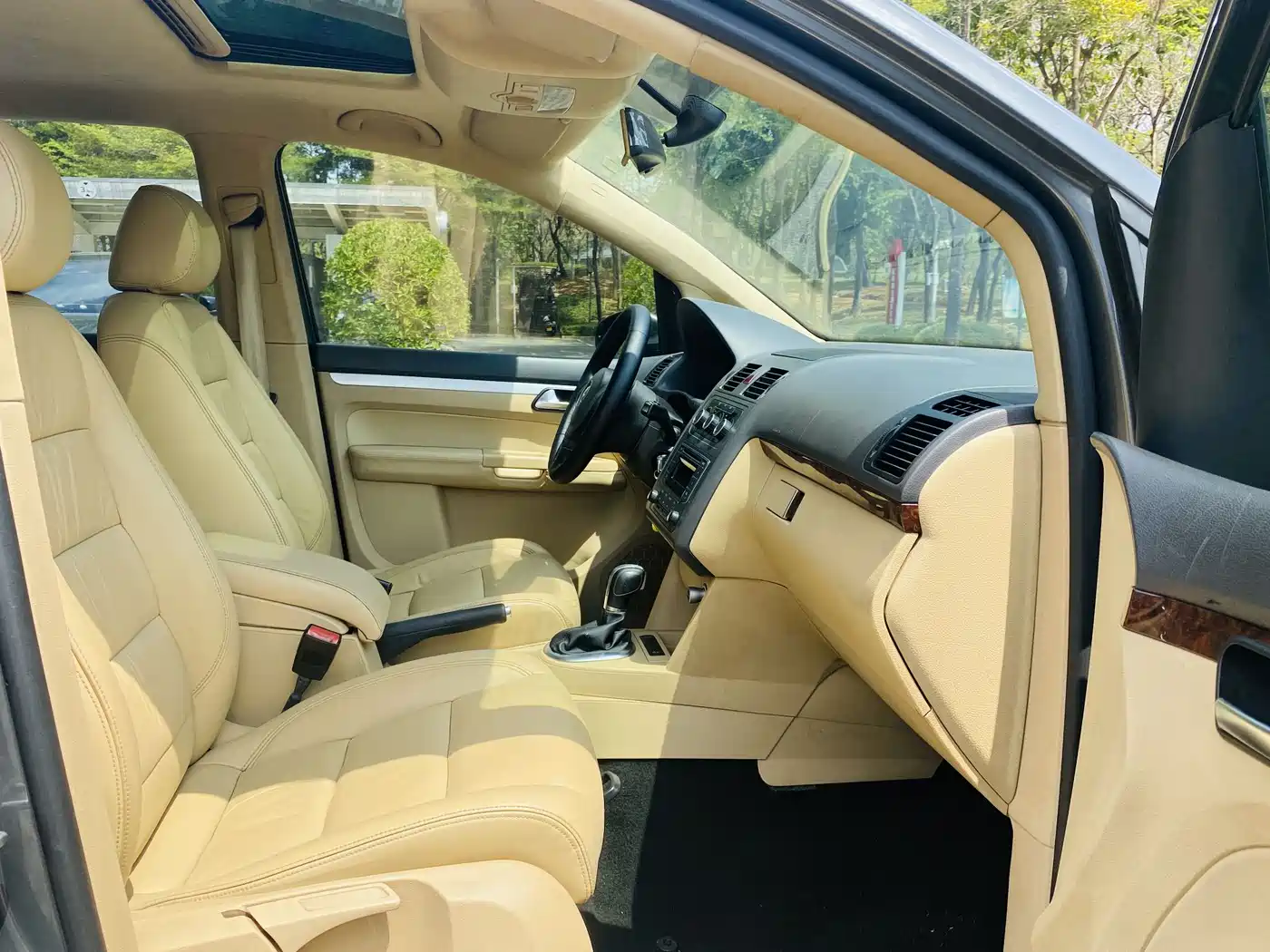 Volkswagen Touran 2013 1.4T DSG Comfort 5-seater фото 13