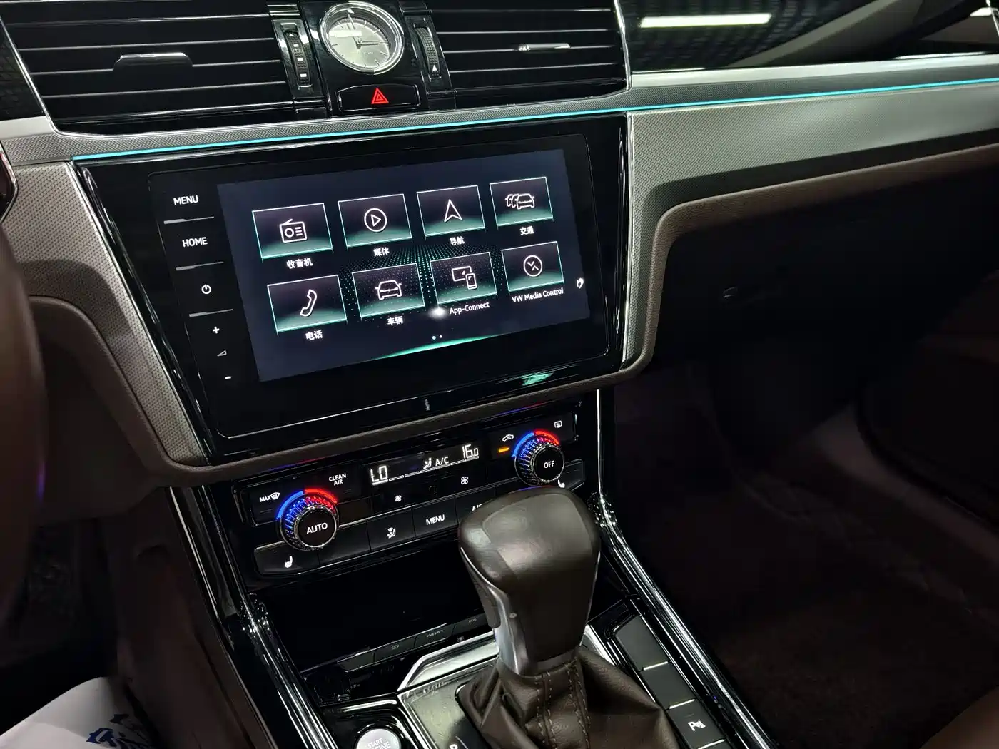 Volkswagen Phideon 2021 380TSI Luxury Edition фото 4