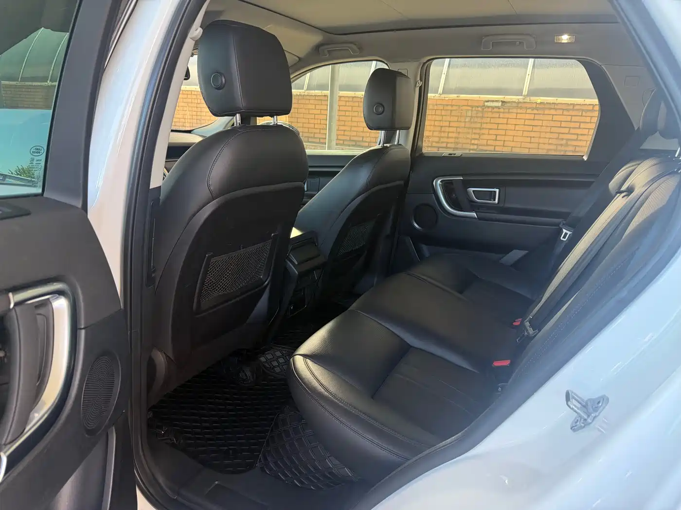 Land Rover Discovery Sport 2018 240PS SE Edition фото 10