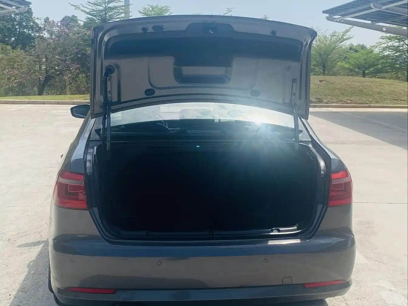 Volkswagen Lavida 2013 Facelift 1.4TSI DSG Comfort фото 7
