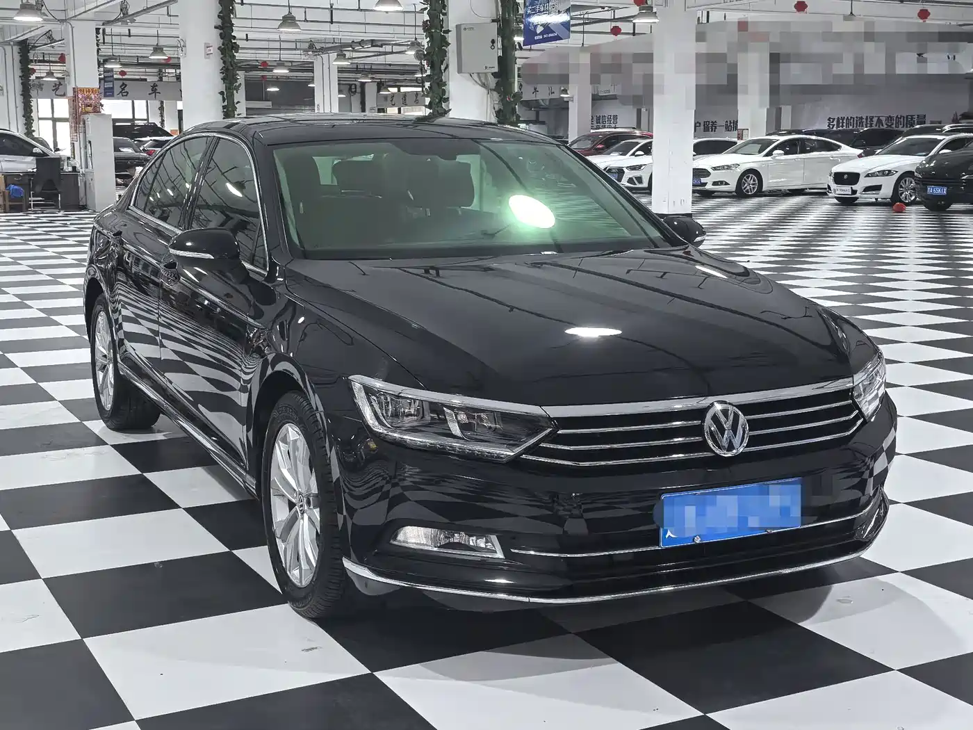 Volkswagen Magotan 2019 330TSI DSG Luxury Class China VI фото 3