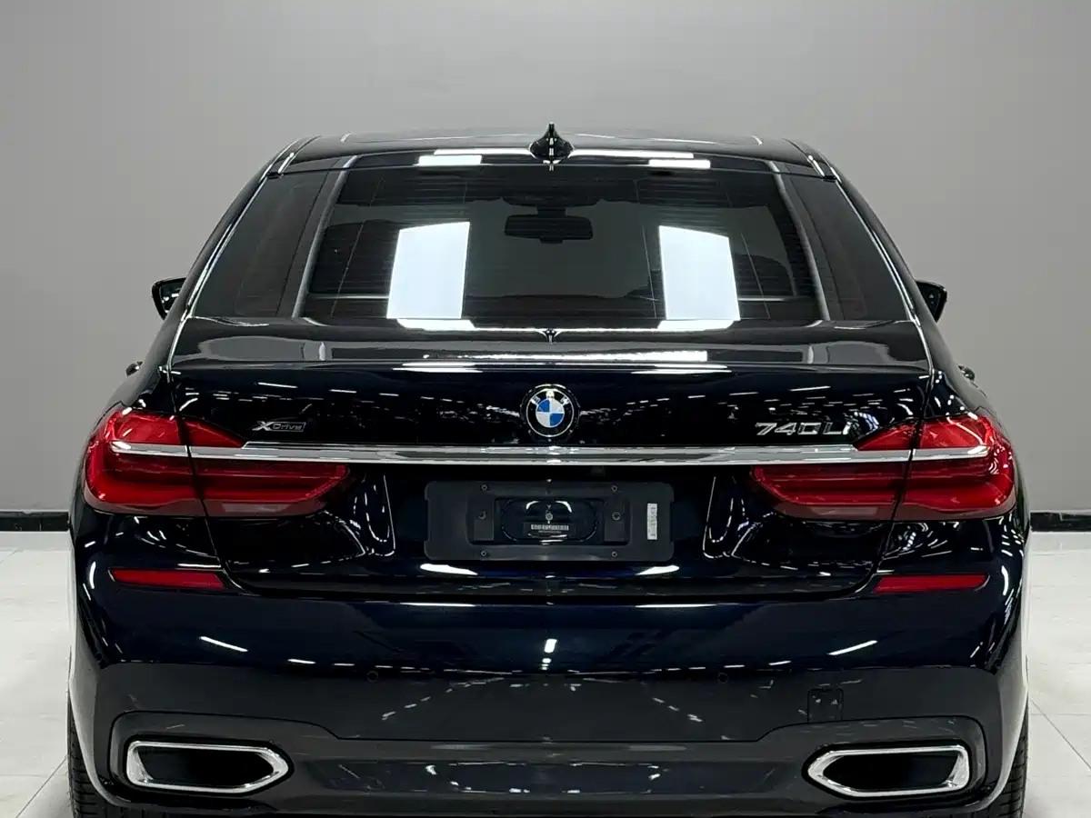 BMW 7 Series 2018 740Li xDrive Premium Type M Sport Package фото 4