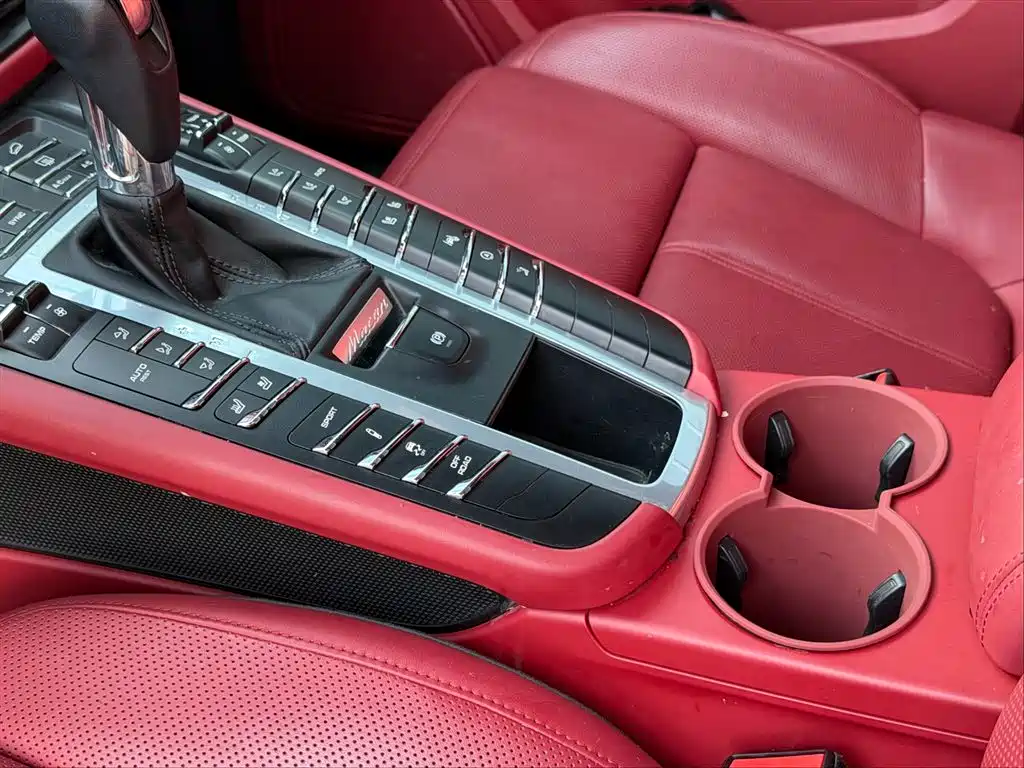 Porsche Macan 2020 Macan 2.0T фото 16