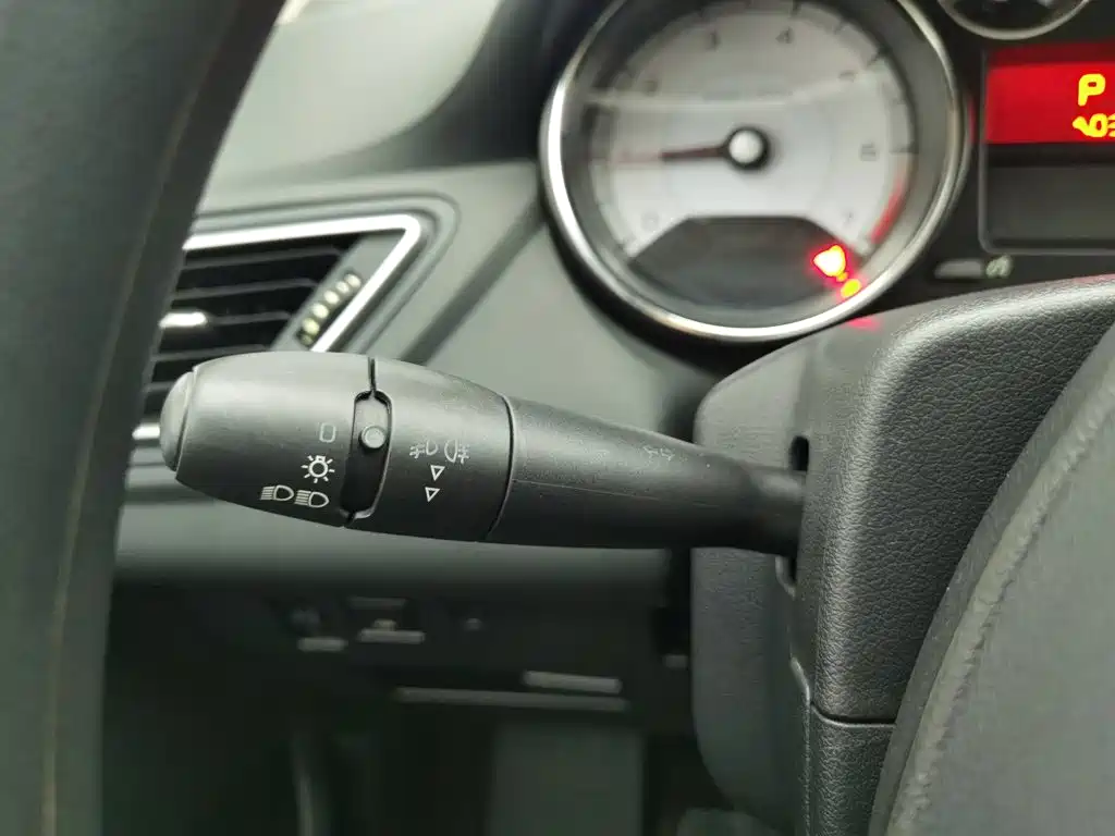 Peugeot 308 2014 2014 Model Joy Edition Classic 1.6L Automatic Superior Style