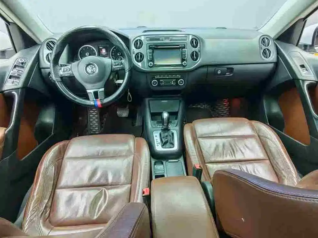 Volkswagen Tiguan 2015 2.0TSI Comfort Edition фото 5