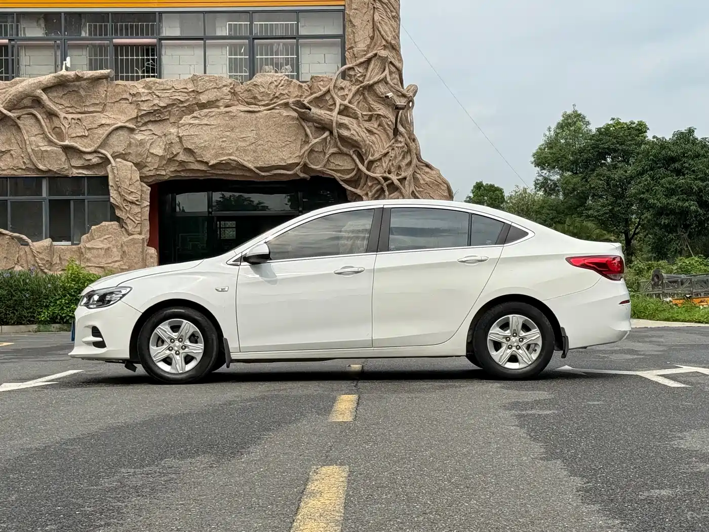 Chevrolet Cavalier 2016 Model 1.5L Automatic Delight Edition фото 4
