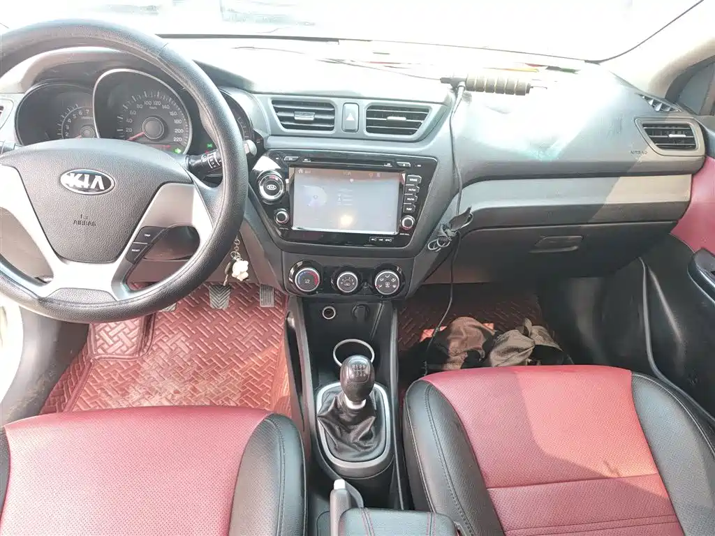 Kia K2 2015 Hatchback 1.4L MT GLS Cool Edition фото 9
