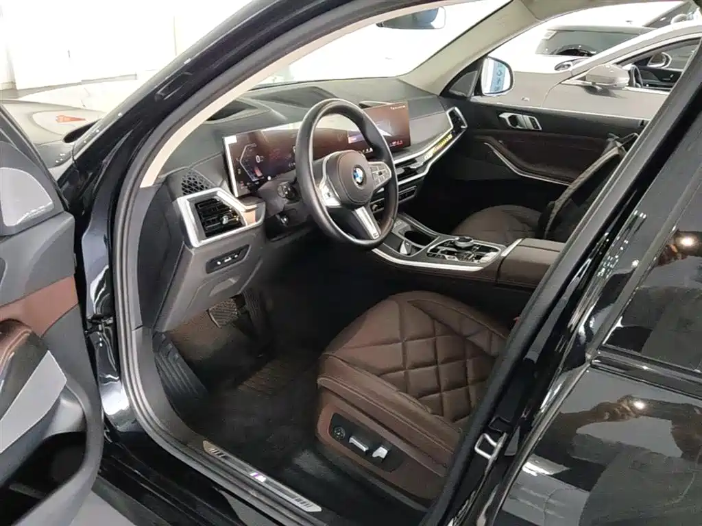 BMW X5 2023 xDrive 30Li Premium M Sport Black Night Package фото 13