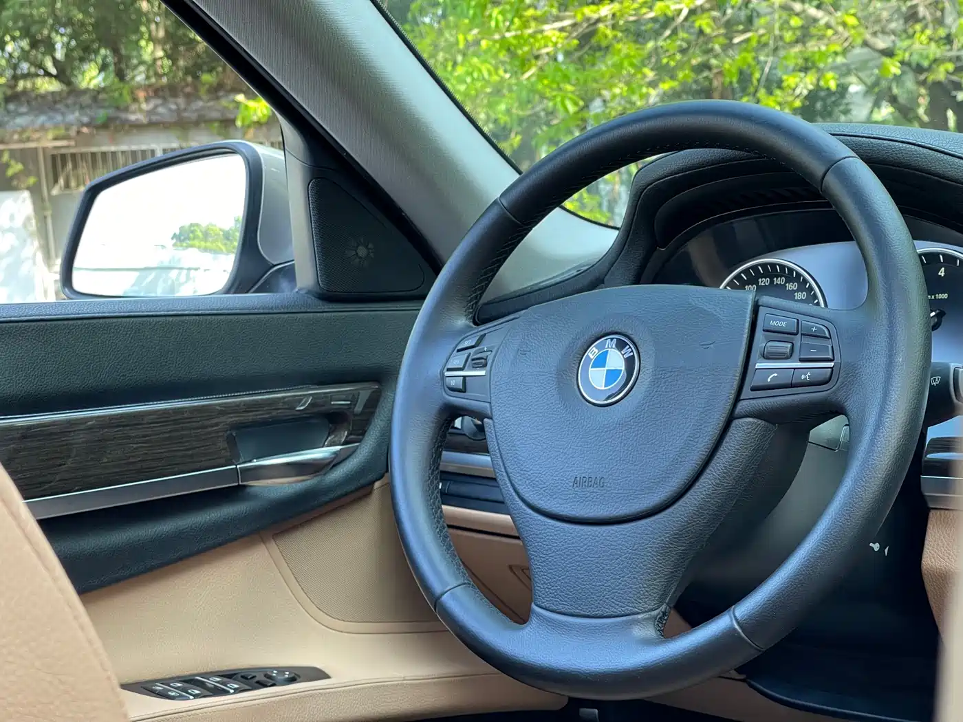BMW 7 Series 2009 740Li Premium фото 7