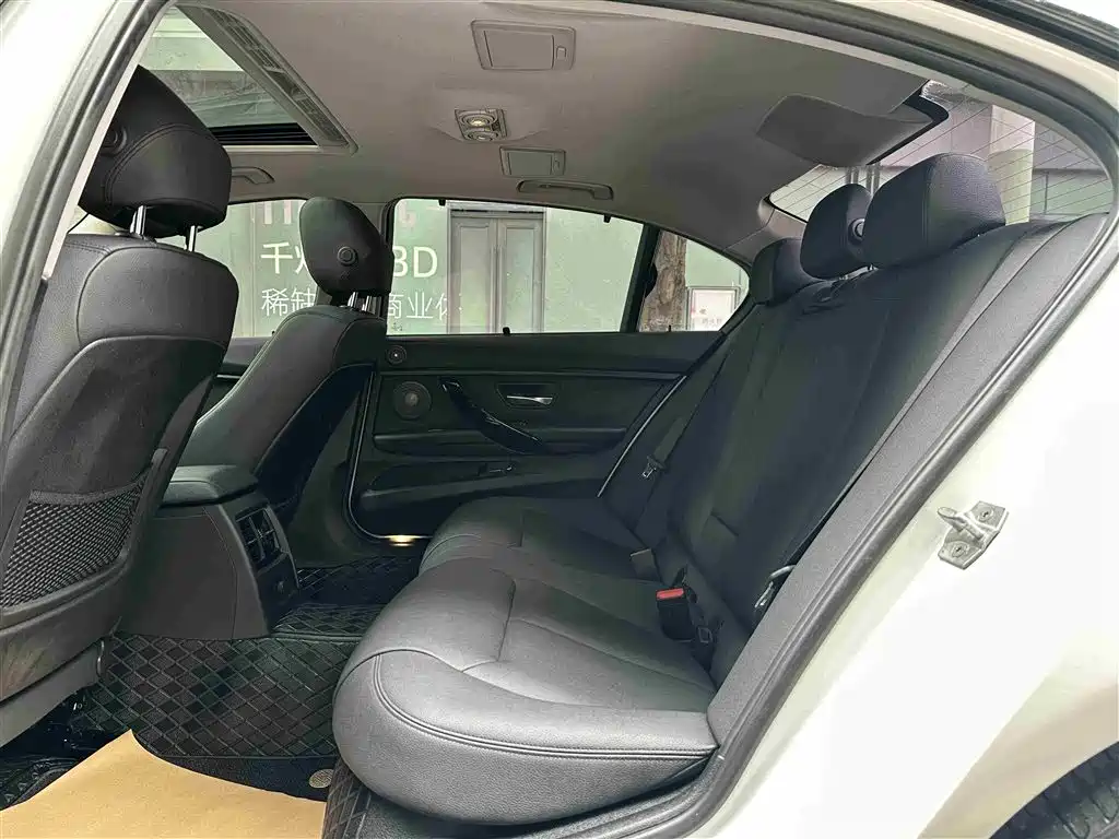 BMW 3 Series 2017 320Li M Sport фото 16