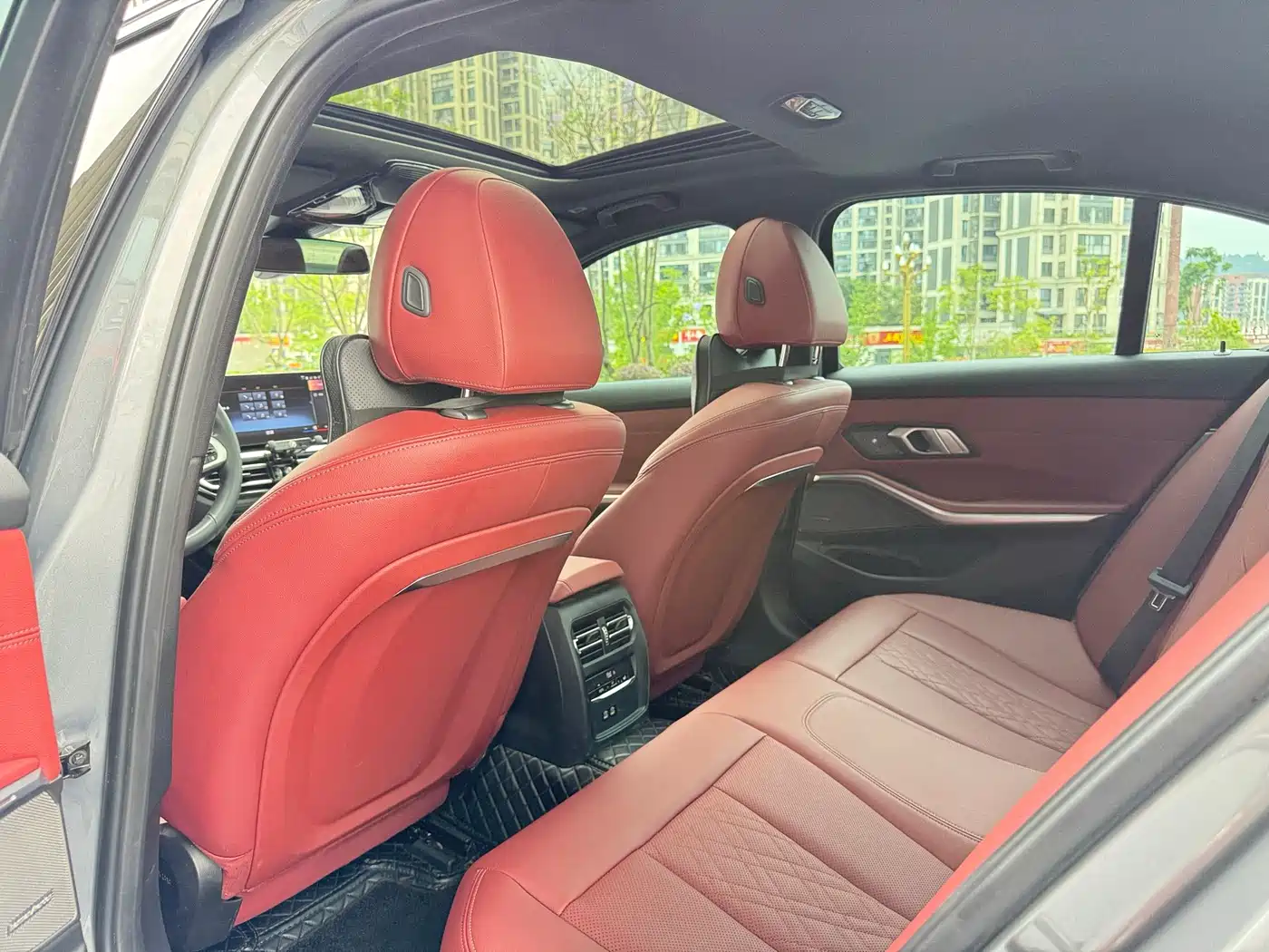 BMW 3 Series 2023 325i M Sport Black Night Package фото 5