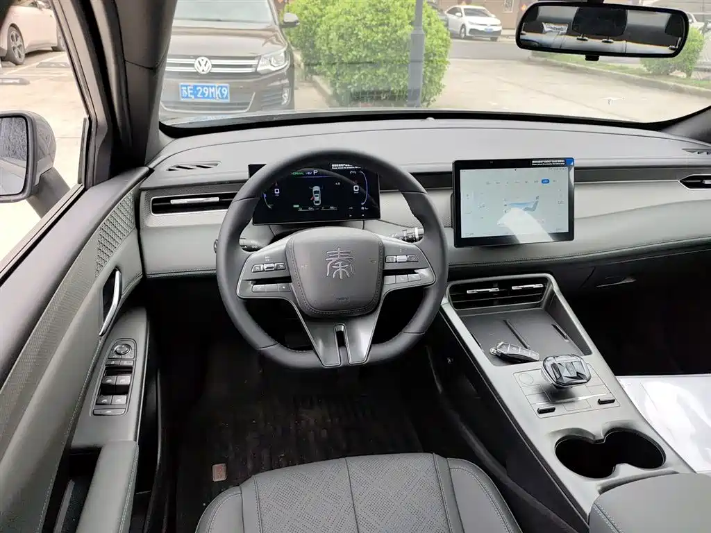 BYD Qin PLUS 2025 DM-i Smart Drive 55KM Leader фото 11