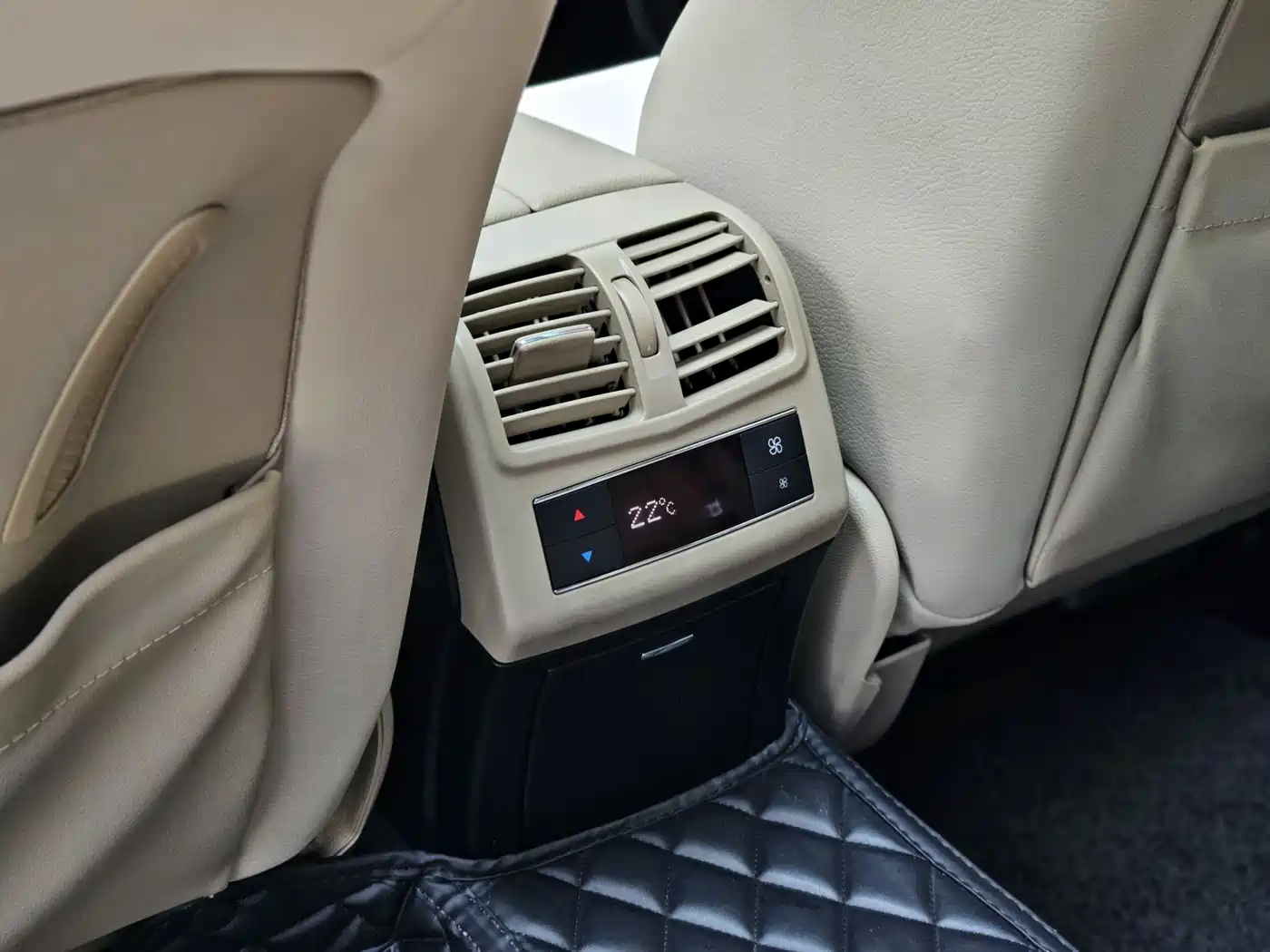 Mercedes-Benz E-Class 2011 E 300 L Fashion Premium фото 23