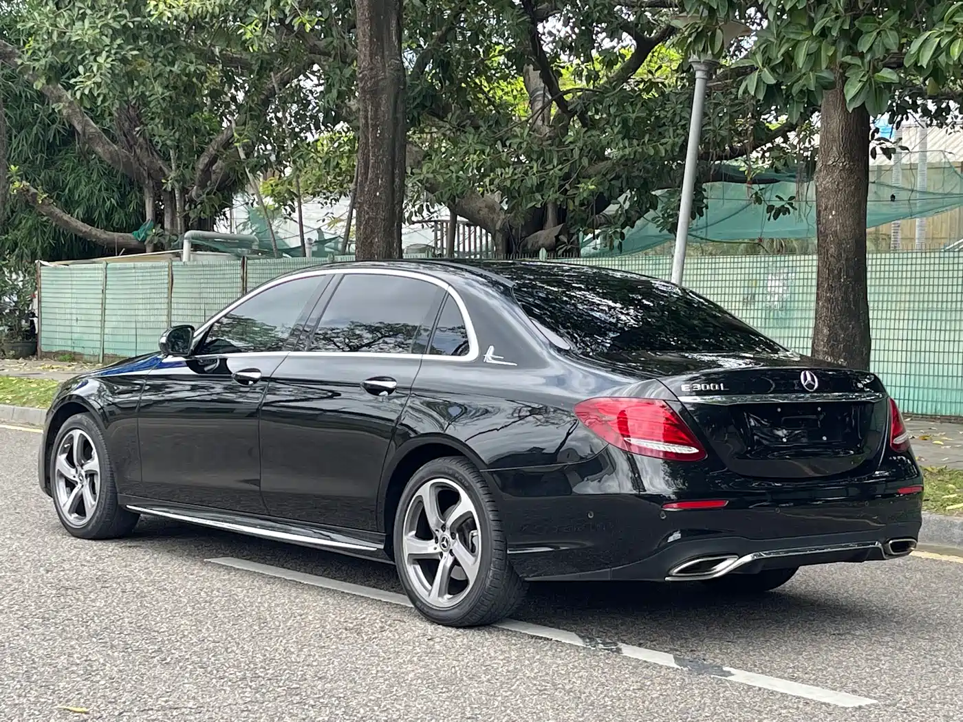 Mercedes-Benz E-Class 2017 E 300 L Sport Luxury фото 11