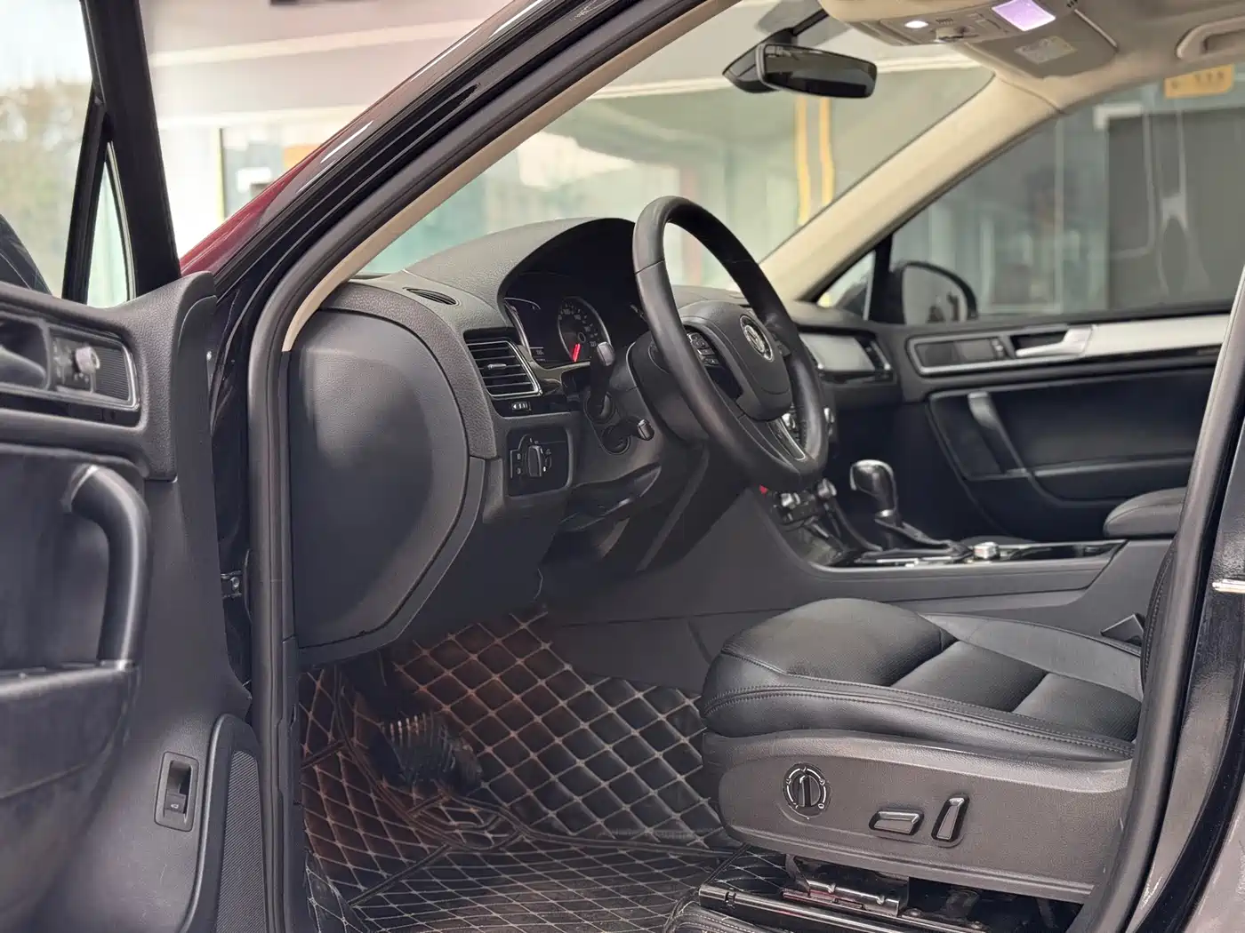 Volkswagen Touareg 2017 3.0TSI Starting Edition фото 5