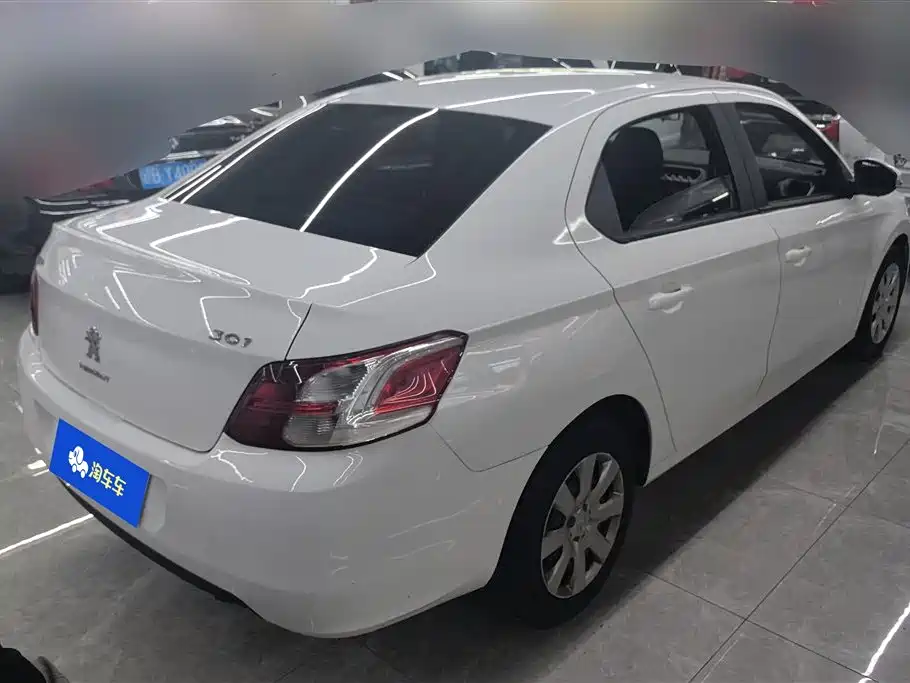 Peugeot 301 2014 1.6L Automatic Comfort Edition фото 3