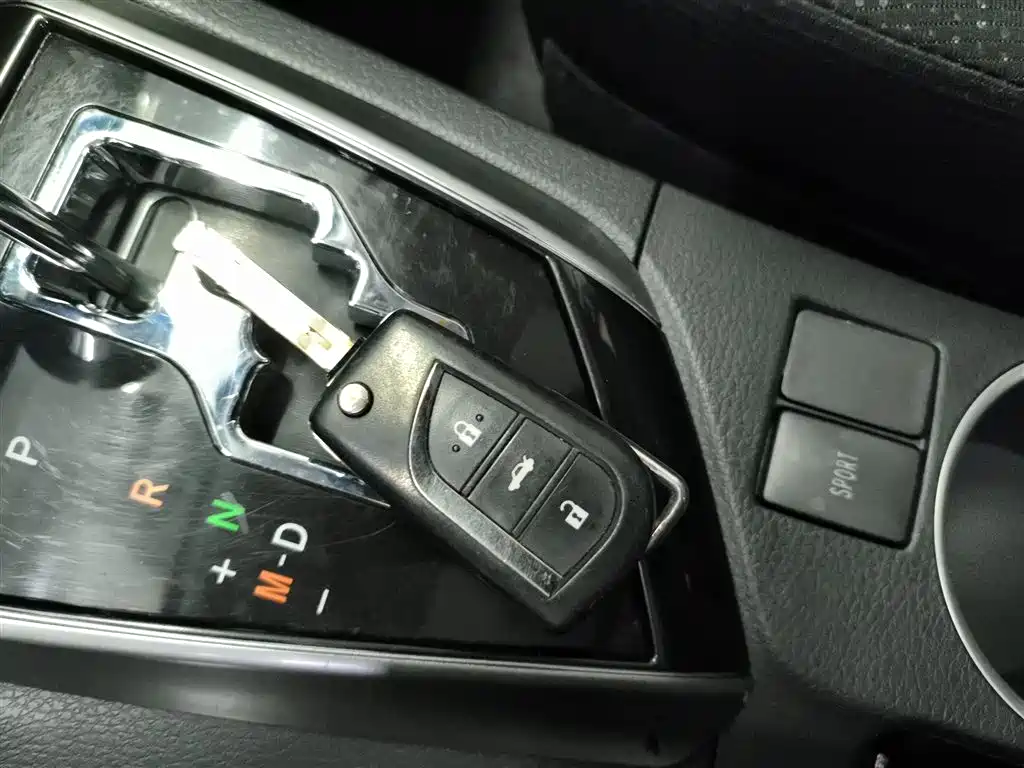 Toyota Levin 2016 1.6G CVT Elite Edition фото 9