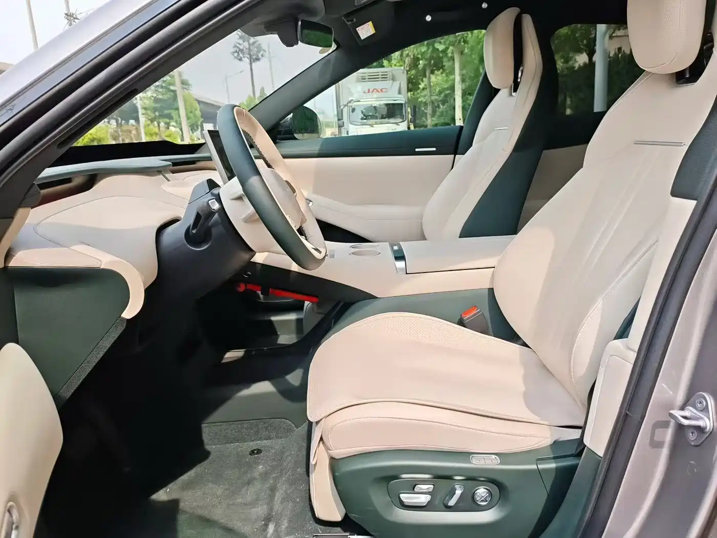 Xiaomi Auto Xiaomi YU7 2025 Extended Range RWD Edition фото 4