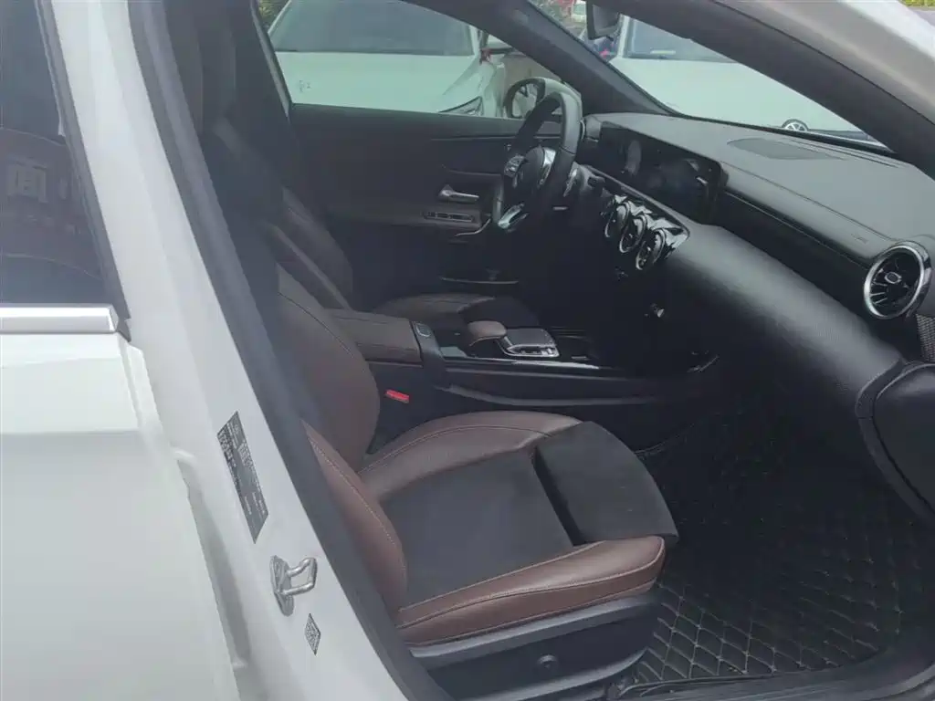 Mercedes-Benz A-Class 2019 A 200 L Sport Sedan фото 25