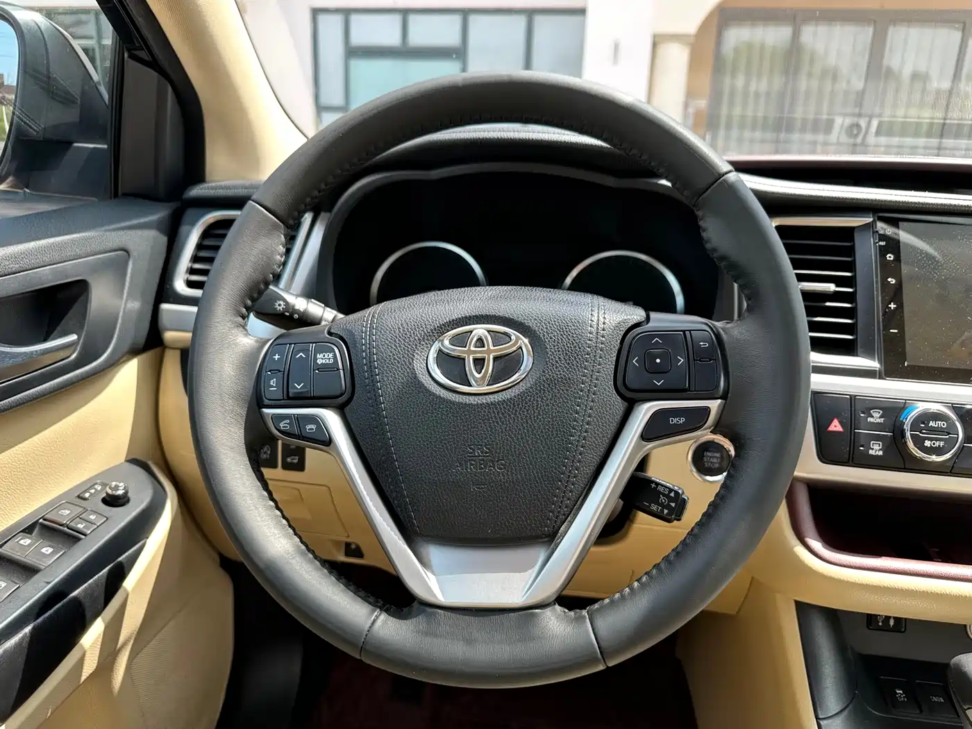 TOYOTA HIGHLANDER