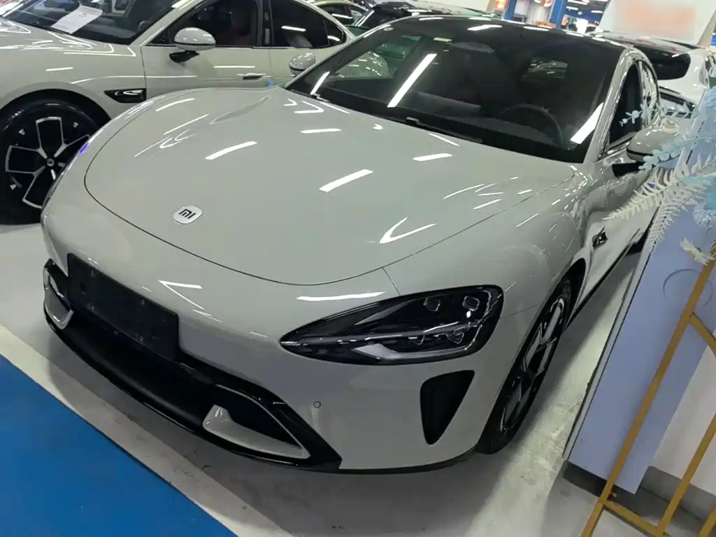 Xiaomi SU7 2024