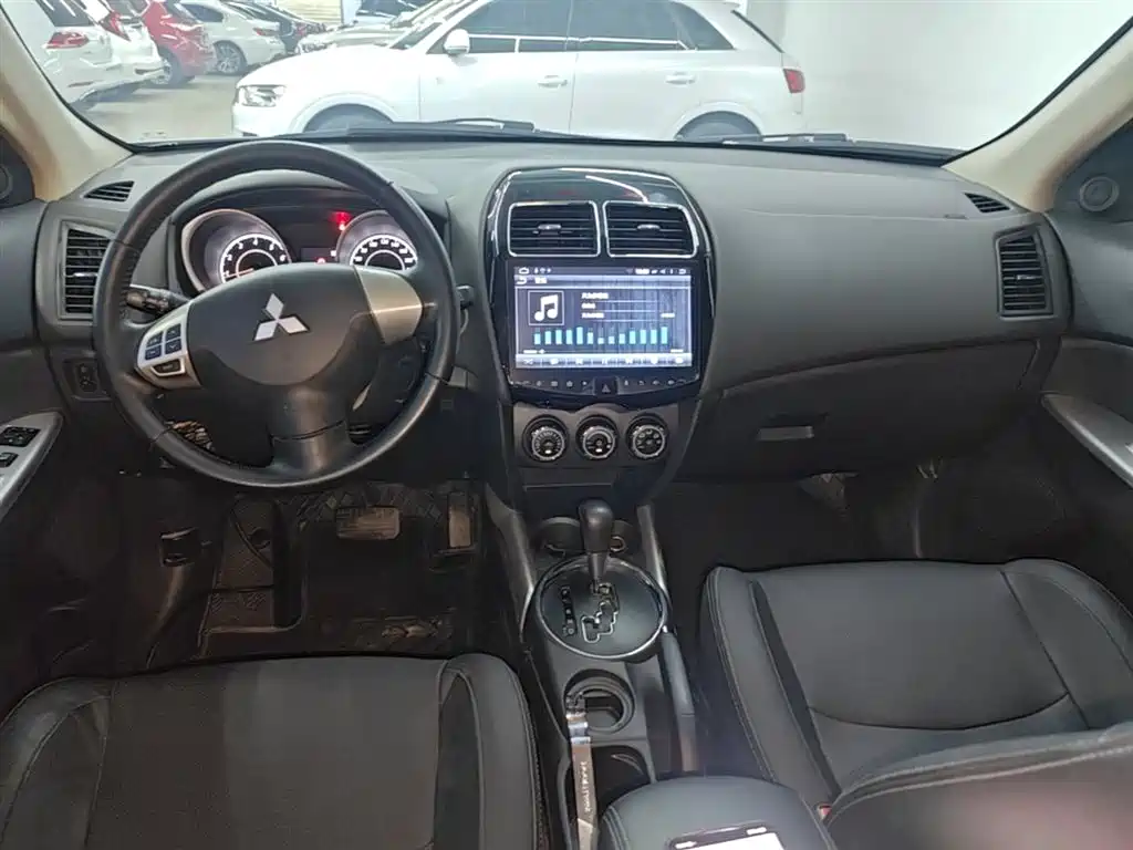 Mitsubishi ASX 2016 2.0L CVT 2WD Navigation Edition фото 10
