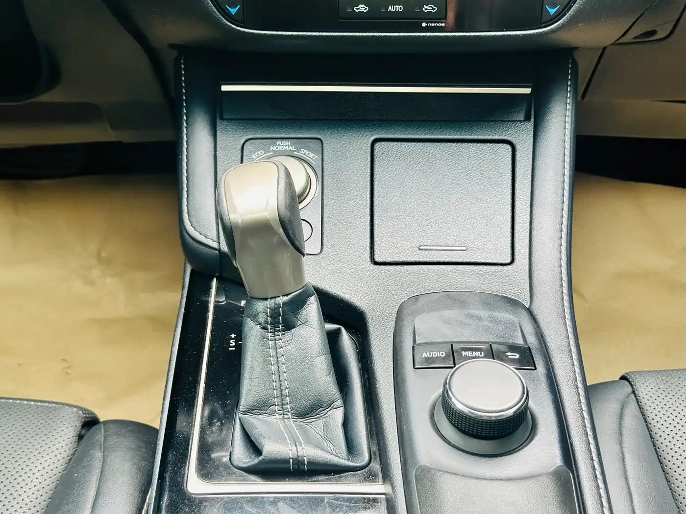 Lexus ES 2015 300h Comfort Edition фото 29