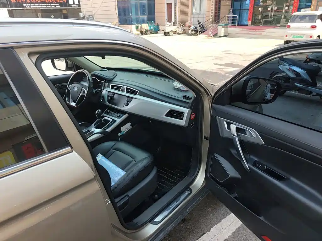 Geely Boyue 2016 2016 2.0L Manual Smart Connectivity