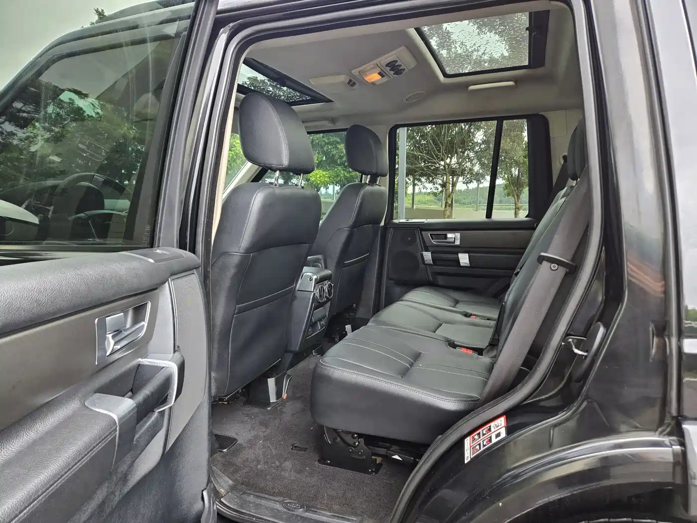 Land Rover Discovery 2015 3.0 SDV6 HSE Diesel фото 16