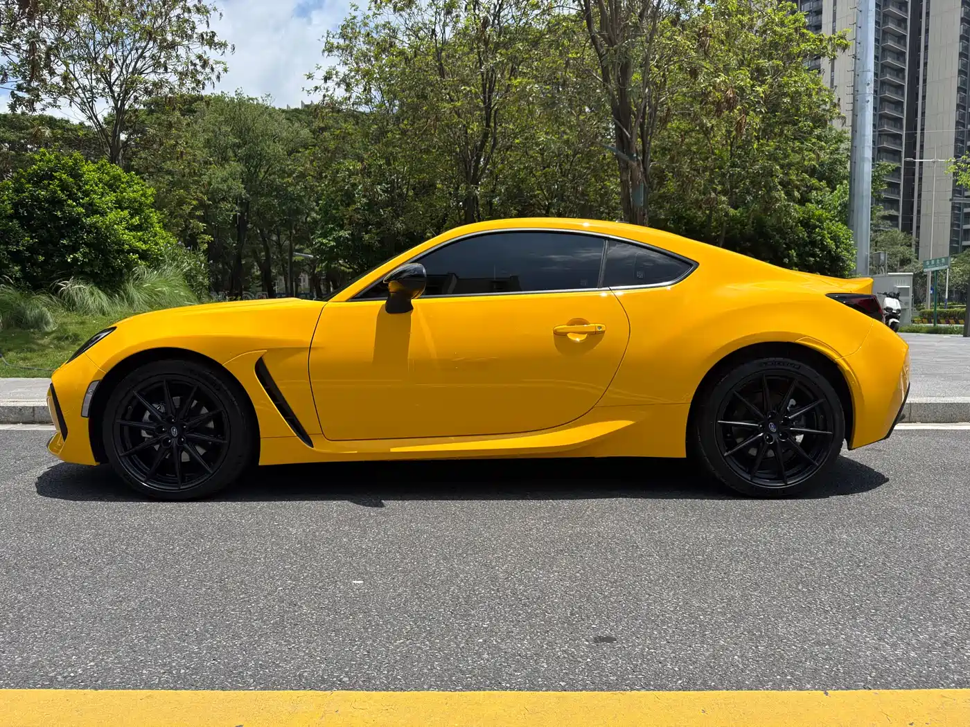 Subaru BRZ 2025 2.4L Manual Edge Limited Edition фото 4