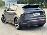 Фото 3 - Lynk & Co 02