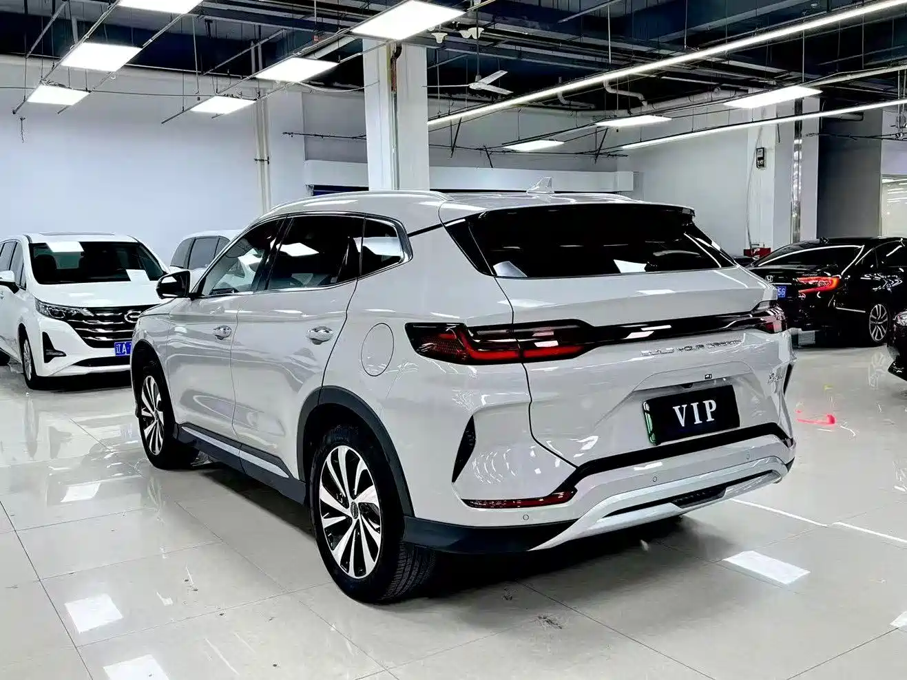 BYD Song PLUS PHEV 2024 Glory Edition DM-i 110km Flagship фото 9