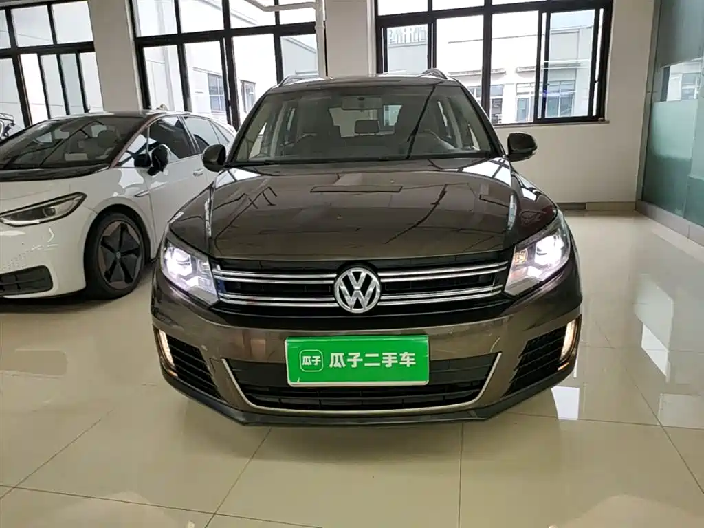 Volkswagen Tiguan 2015 1.8TSI Automatic 2WD Trendline фото 3