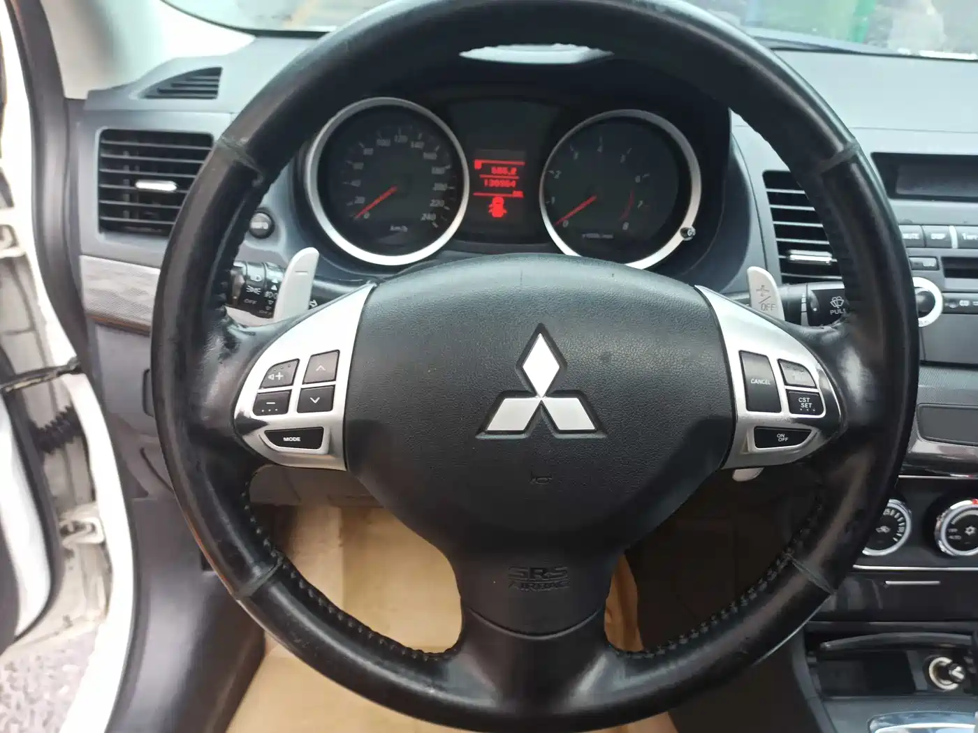 Mitsubishi Lancer EX 2013 ZhiShang Edition 1.8L CVT Luxury фото 4