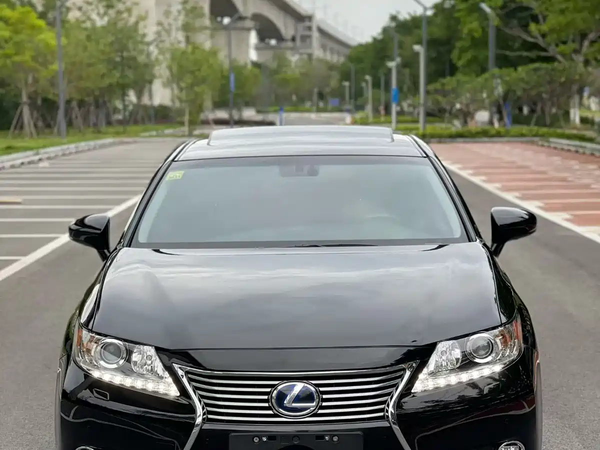 Lexus ES 2014 300h Comfort Edition