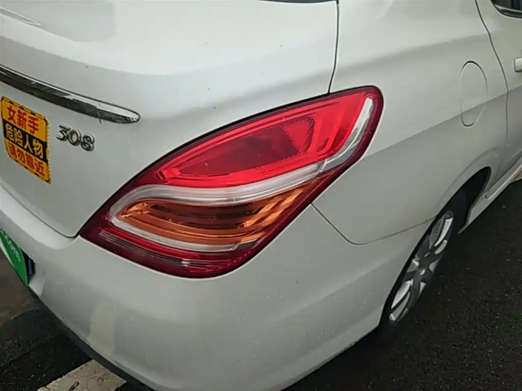 Peugeot 308 2014 Model Joy Edition Classic 1.6L Automatic Trend Style фото 8