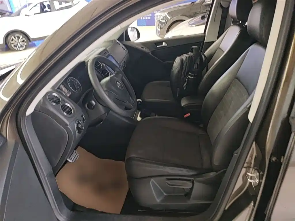 Volkswagen Tiguan 2015 1.8TSI Automatic 2WD Trendline фото 15