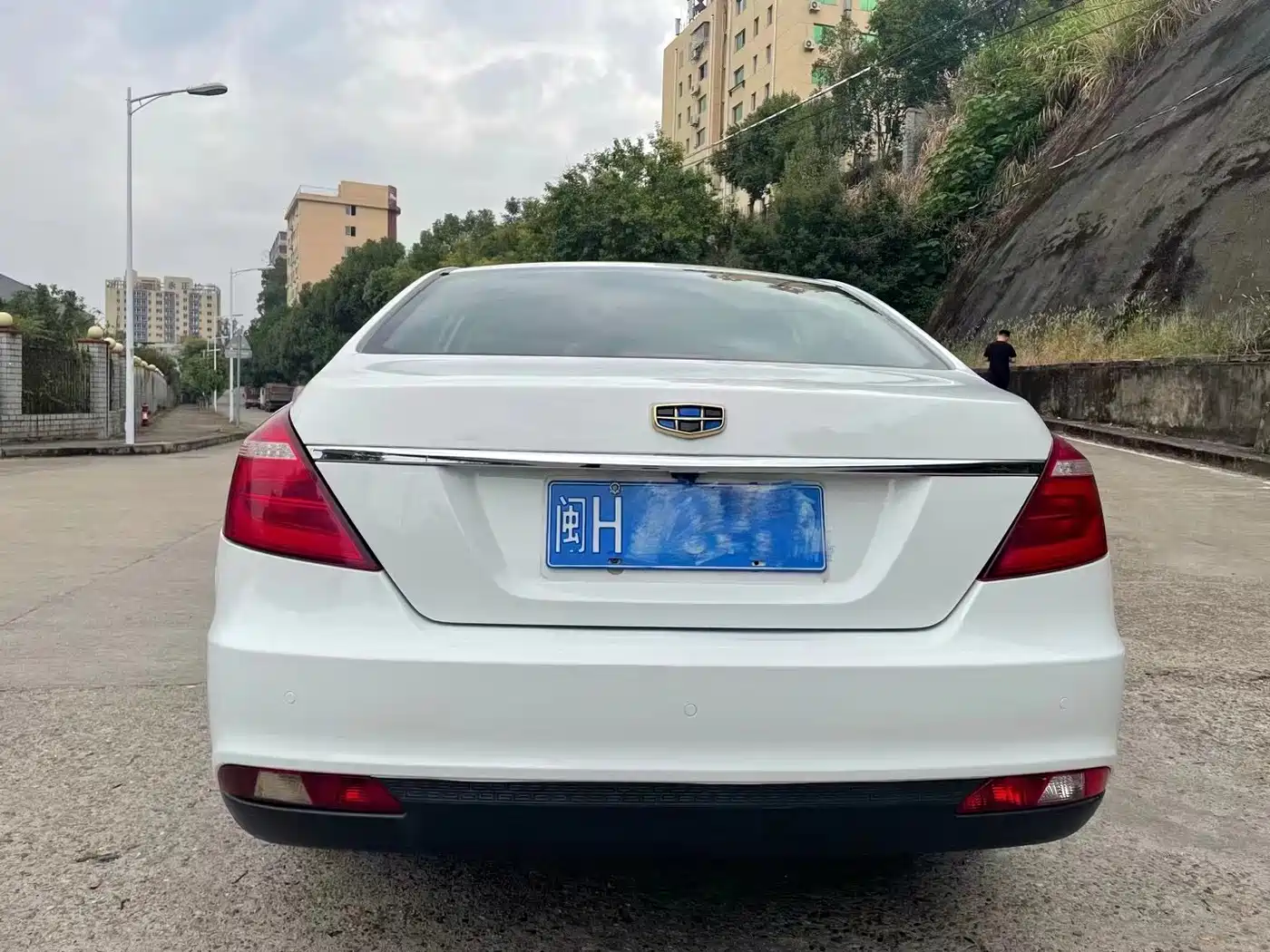 Geely Emgrand 2016 2016 Sedan 1.5L Manual Up Version