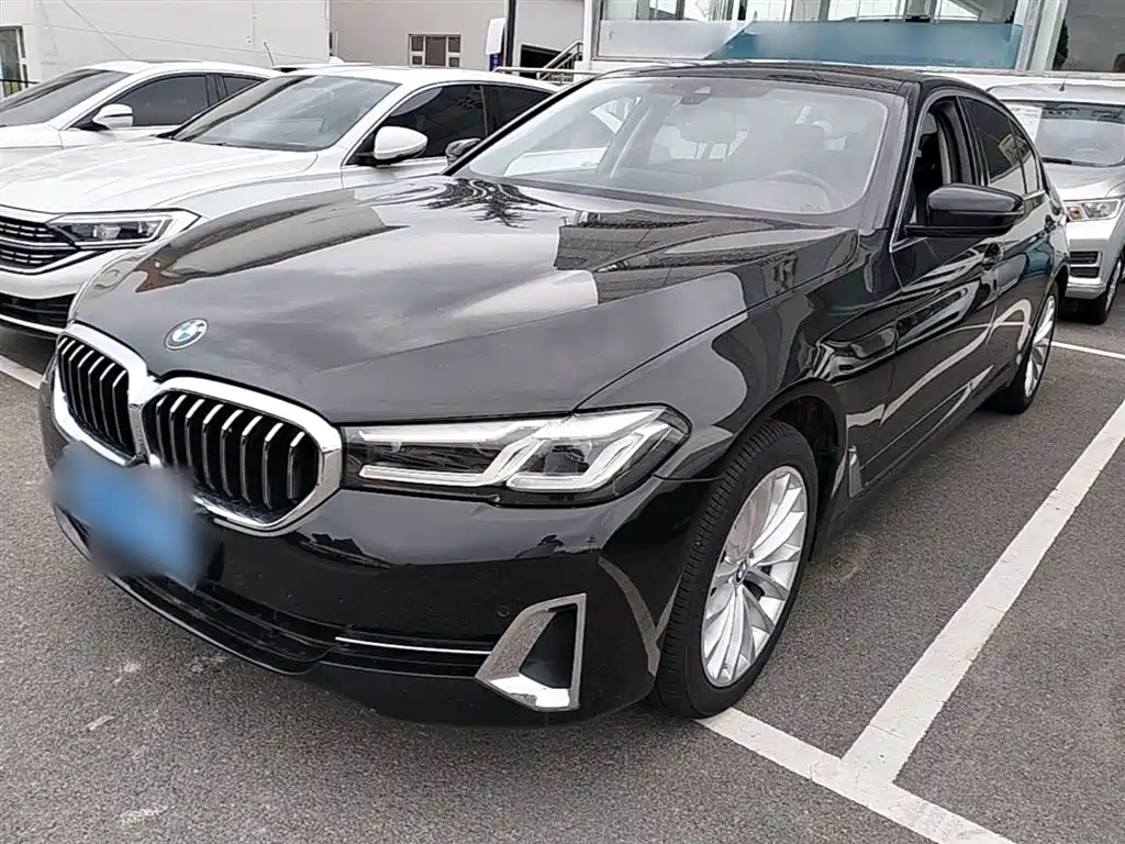 BMW 5 Series 2022 Facelift 525Li Luxury Package