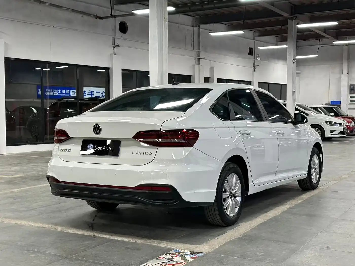 Volkswagen Lavida 2023 1.5L Auto Luxury Edition фото 9