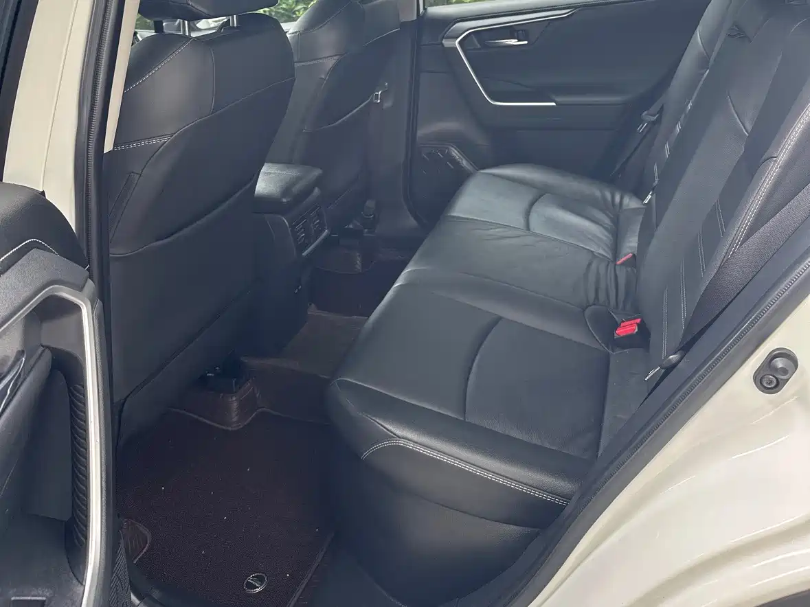 Toyota RAV4 Rongfang 2021 Hybrid 2.5L E-CVT AWD Elite PLUS Edition фото 11